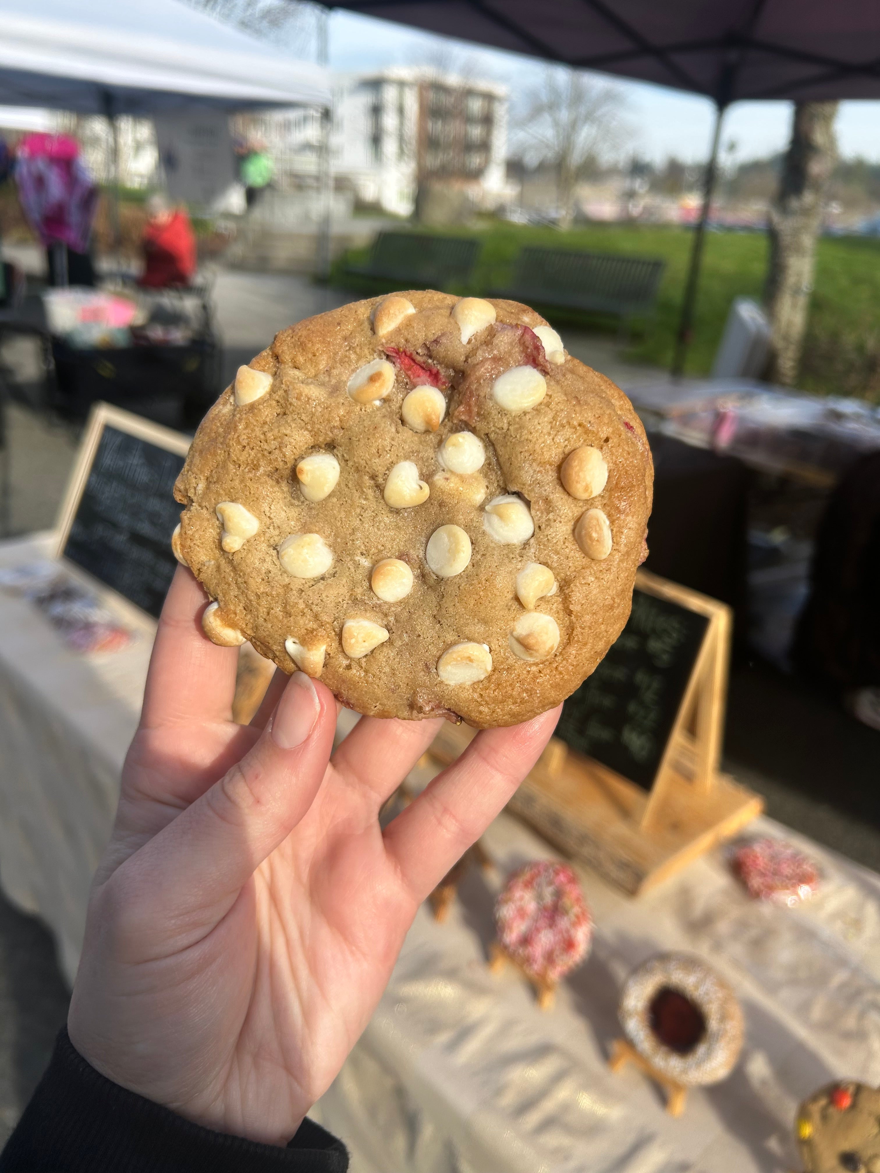 Strawberry White Chocolate Macadamia Nut (Gluten Free)